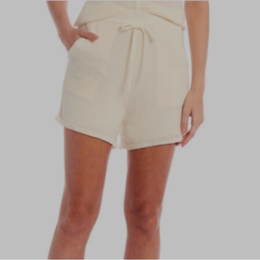 Every, High Rise Drawstring Coordinating
Knit Shorts, Soft White, Size: S